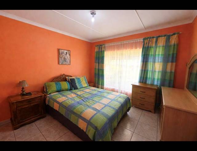 3 BEDROOM HOUSE FOR SALE IN BISLEY